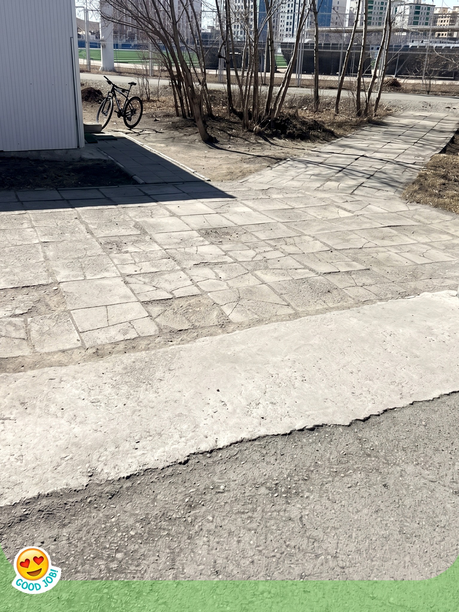 Бид ойролцоогоор 1000 м² талбайд буюу том, жижиг нийлээд 26 ширхэг ЗАМЫГ тавив