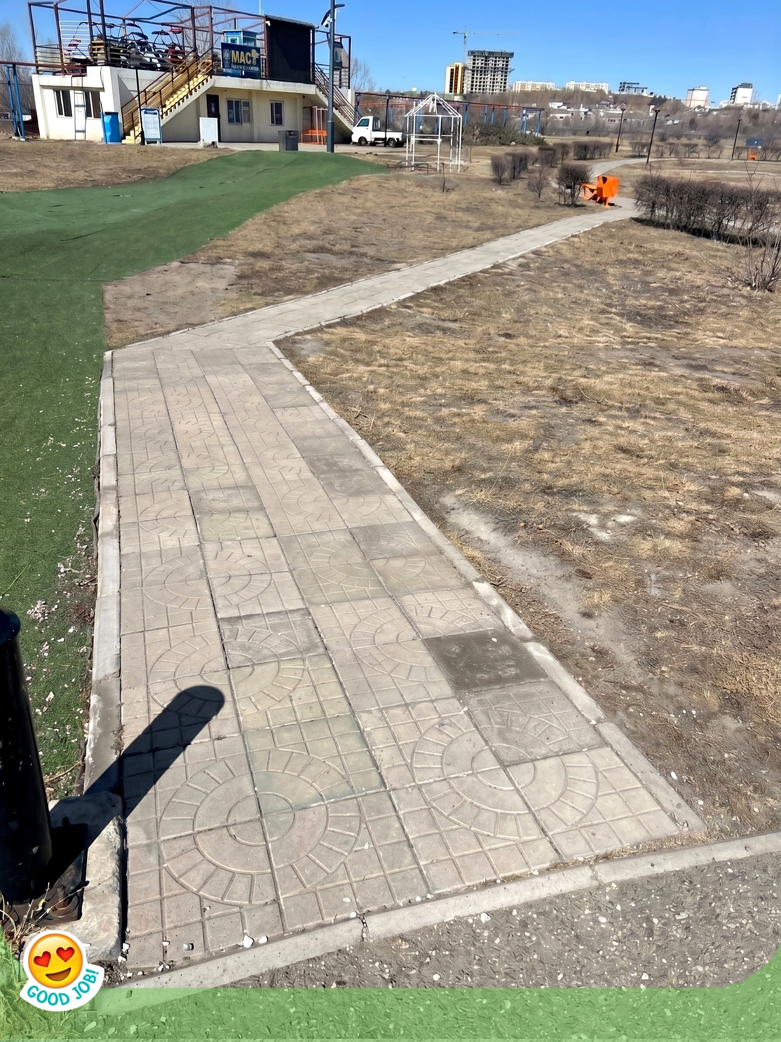 Бид ойролцоогоор 1000 м² талбайд буюу том, жижиг нийлээд 26 ширхэг ЗАМЫГ тавив