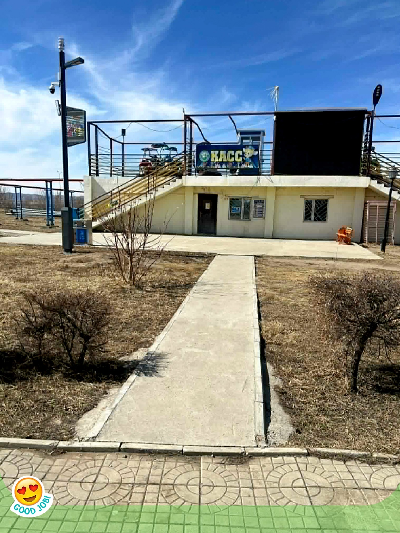 Бид ойролцоогоор 1000 м² талбайд буюу том, жижиг нийлээд 26 ширхэг ЗАМЫГ тавив