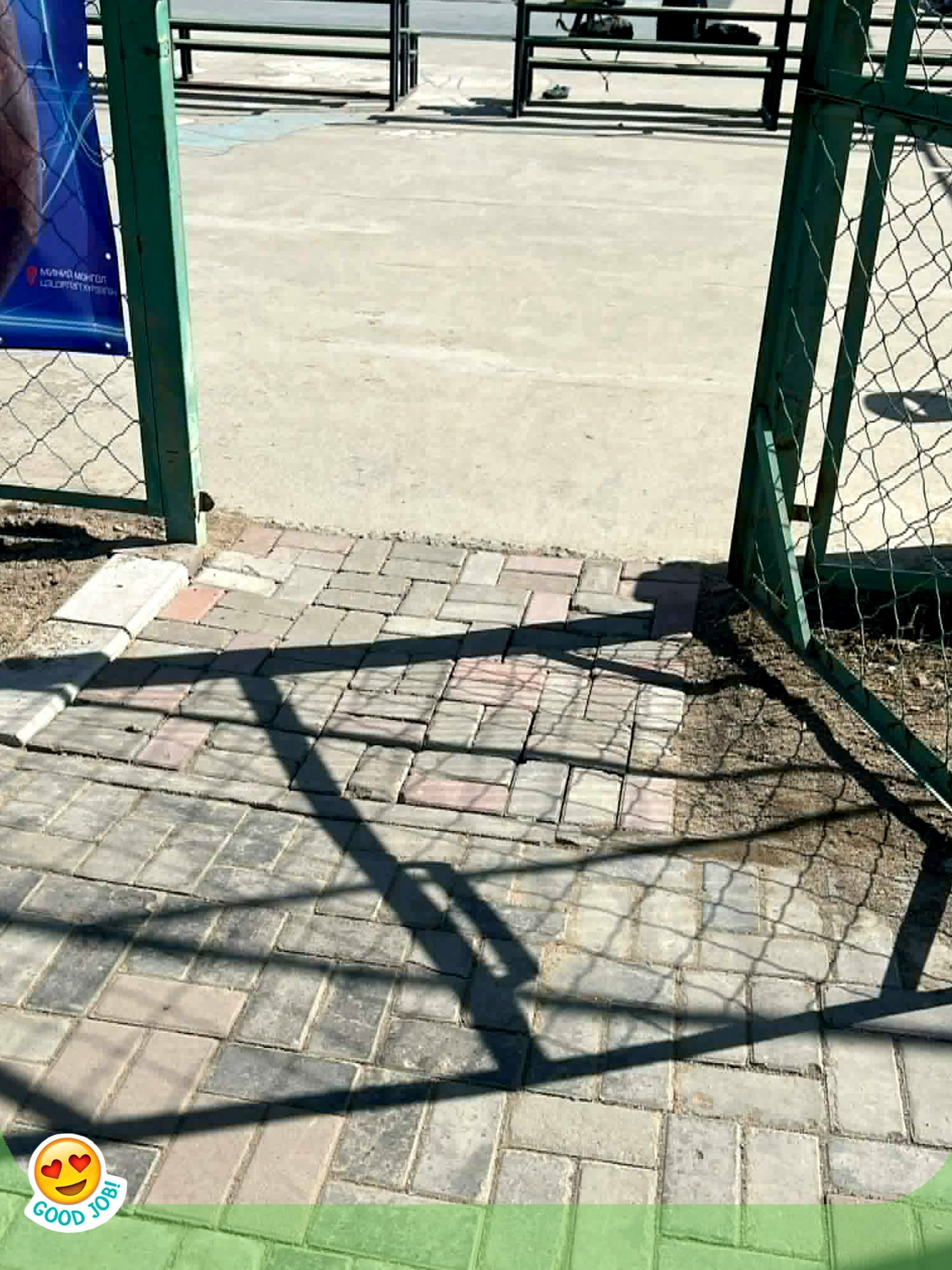 Бид ойролцоогоор 1000 м² талбайд буюу том, жижиг нийлээд 26 ширхэг ЗАМЫГ тавив